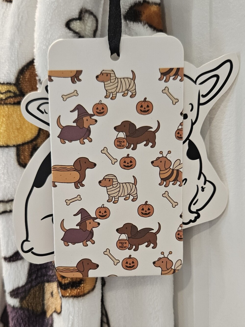 đ Pickle & Dot Dachshund Halloween Oversized Plush Throw Blanket 60â x 70â NWT - Picture 5 of 9